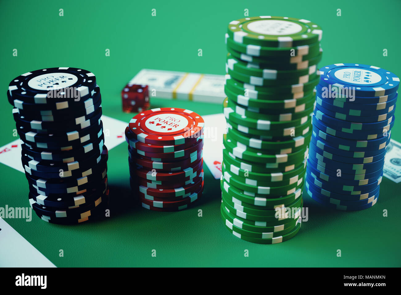 Ilustración 3D juego de casino. Chips, jugando a las cartas de póquer.  Fichas de póquer, dado rojo y el dinero en la mesa verde. Concepto de  casino online Fotografía de stock -