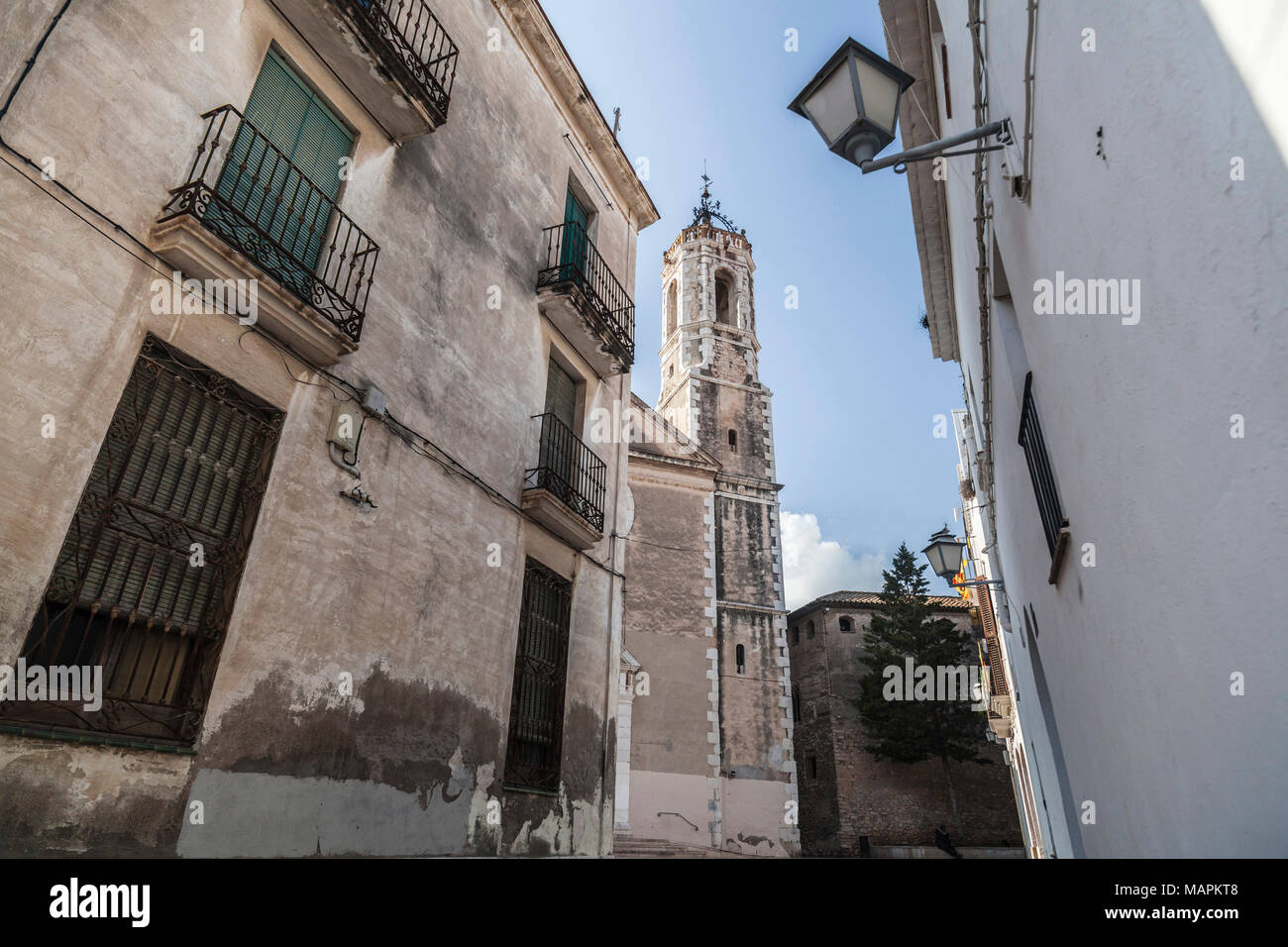 Centro Histórico, antigua calle vista en Vilanova i la Geltru, Cataluña, España. Foto de stock