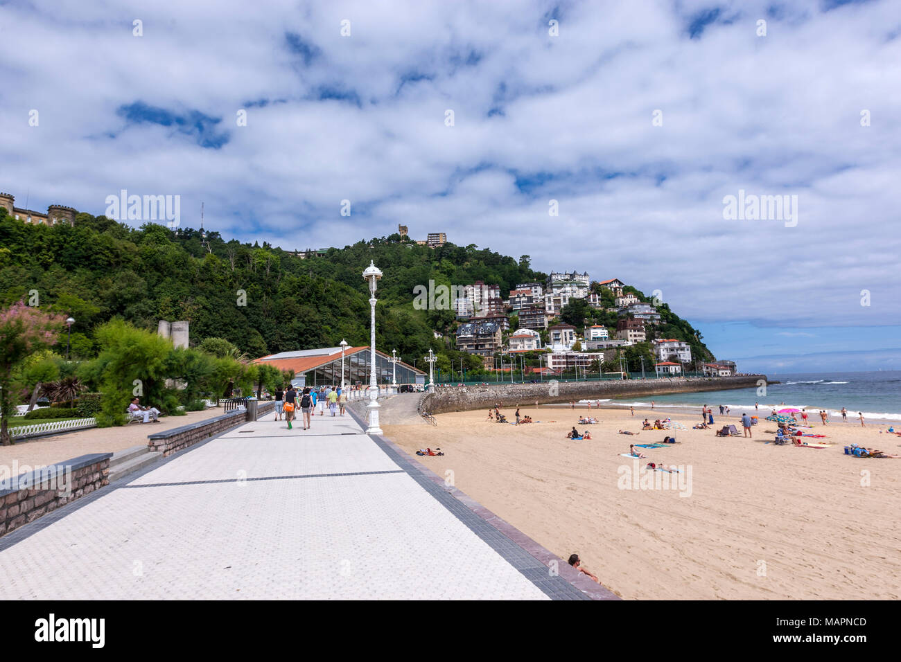 San sebastian playa ondarreta fotografías e imágenes de alta resolución