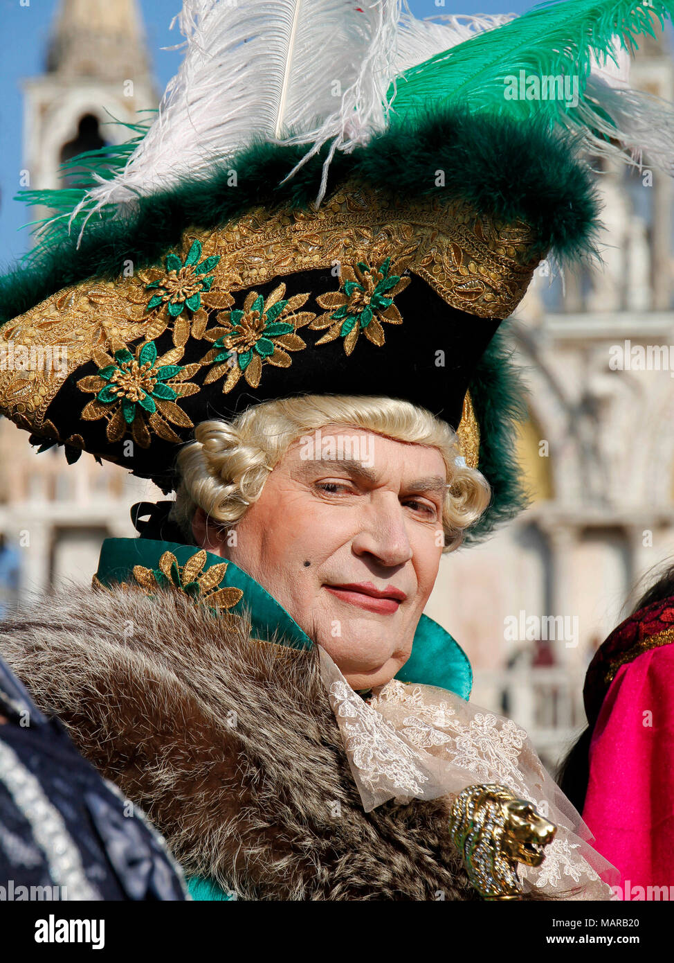 Hombre de Carnaval, la Plaza de San Marcos, en Venecia, Italia Foto de stock