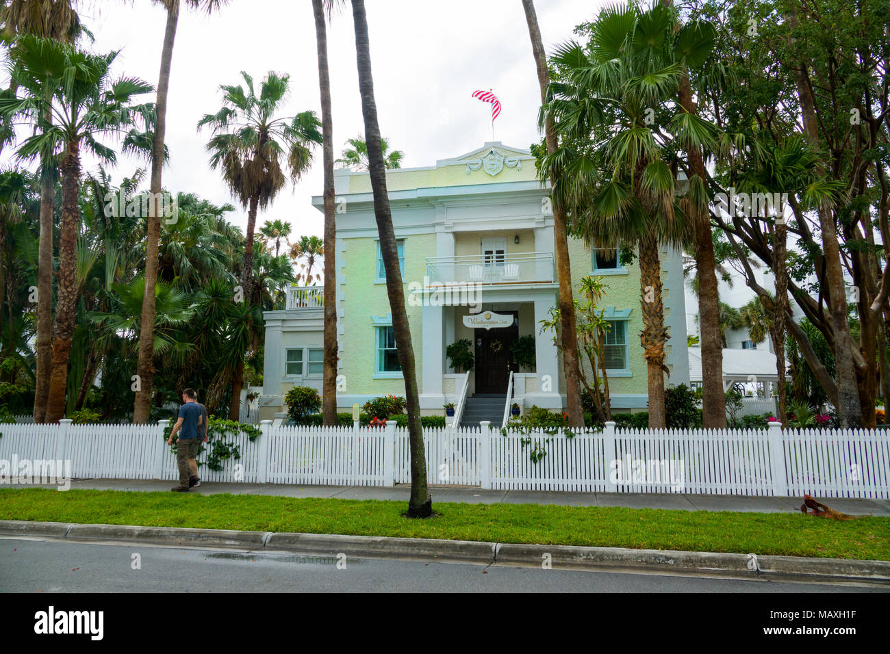 Key West, Florida es un popular destino de cruceros donde los turistas visitar tiendas y antiguos y pintorescos barrios residenciales Foto de stock