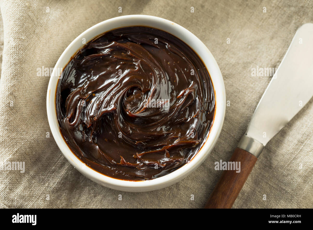Deliciosos oscuro australiano extracto de levadura Spread para tostadas Foto de stock