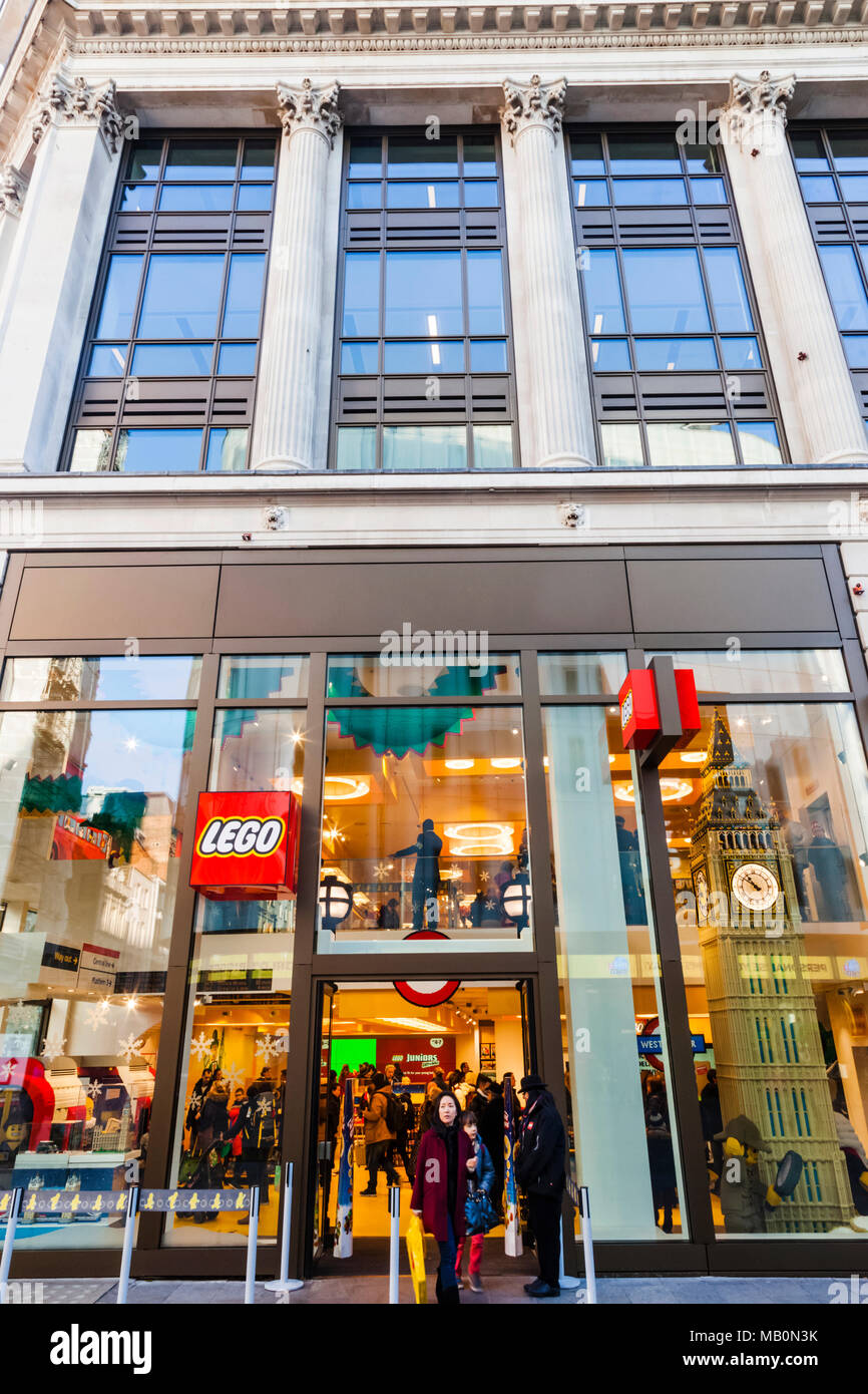 Magasin De Lego à Londres, Angleterre, R-U Image stock éditorial