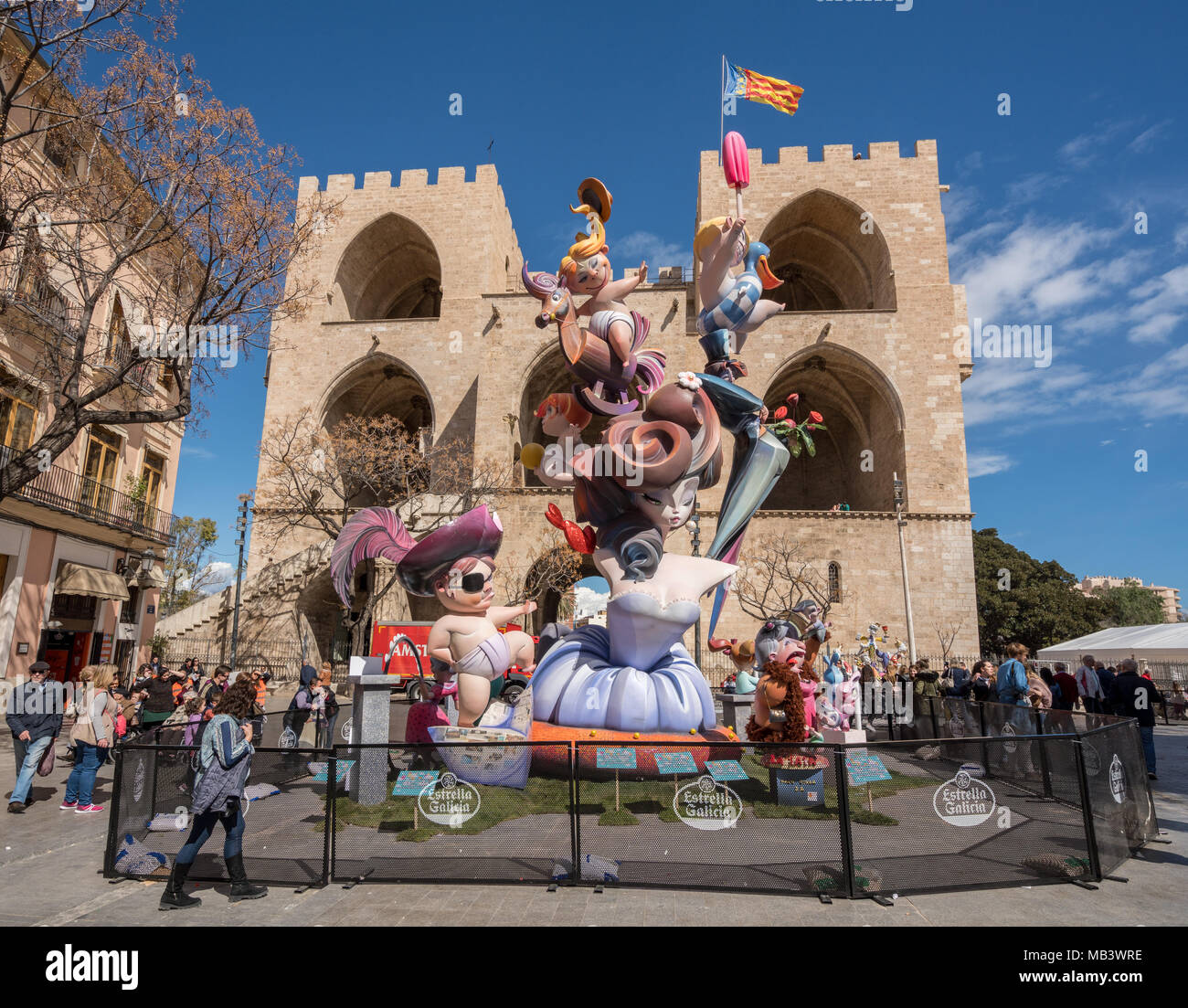 Estatuas complejas creadas para las Fallas de Valencia Foto de stock