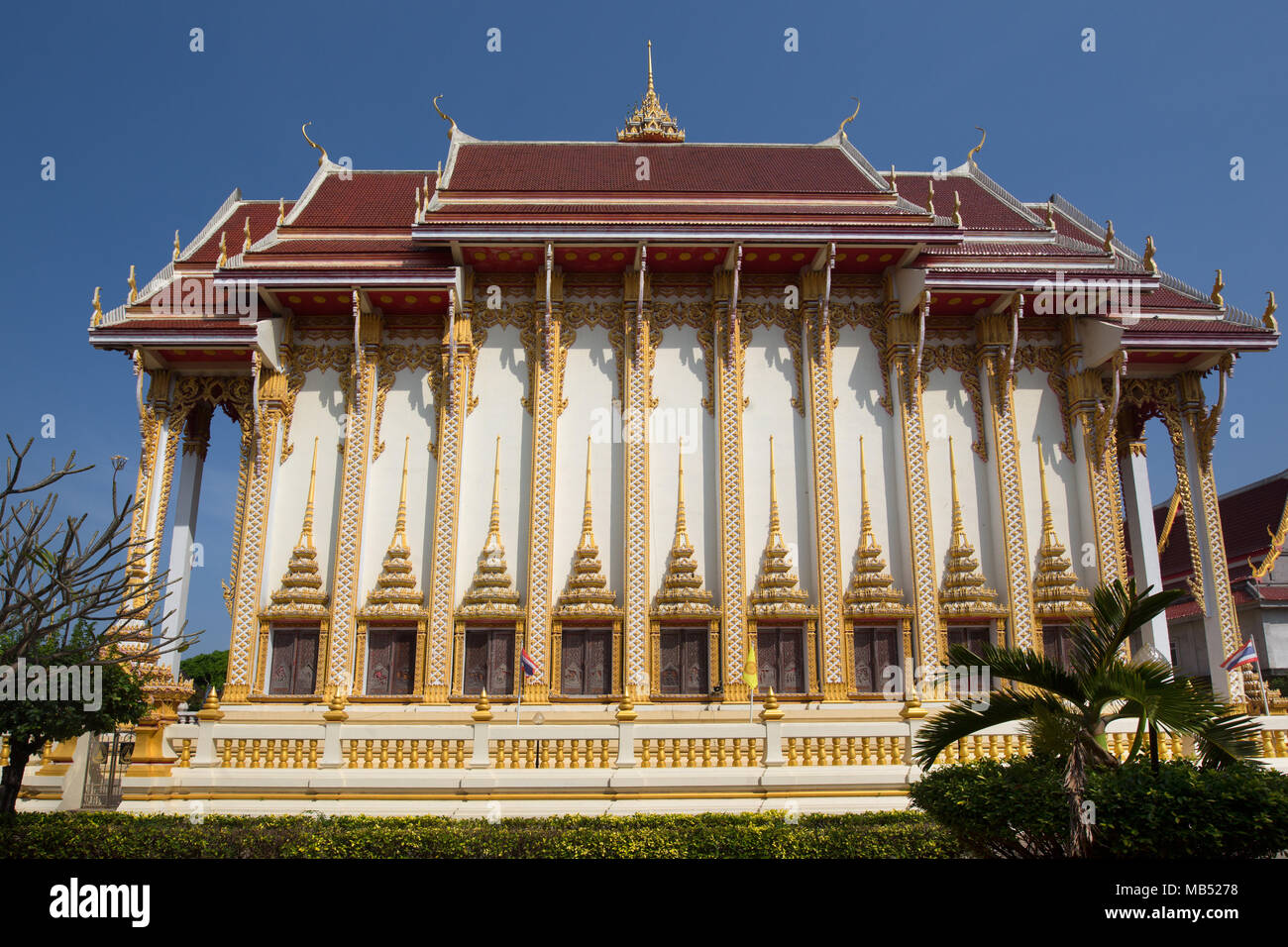 Saint Bot, Templo Wat que en Bueng, Khon Kaen, Isan, Tailandia Foto de stock