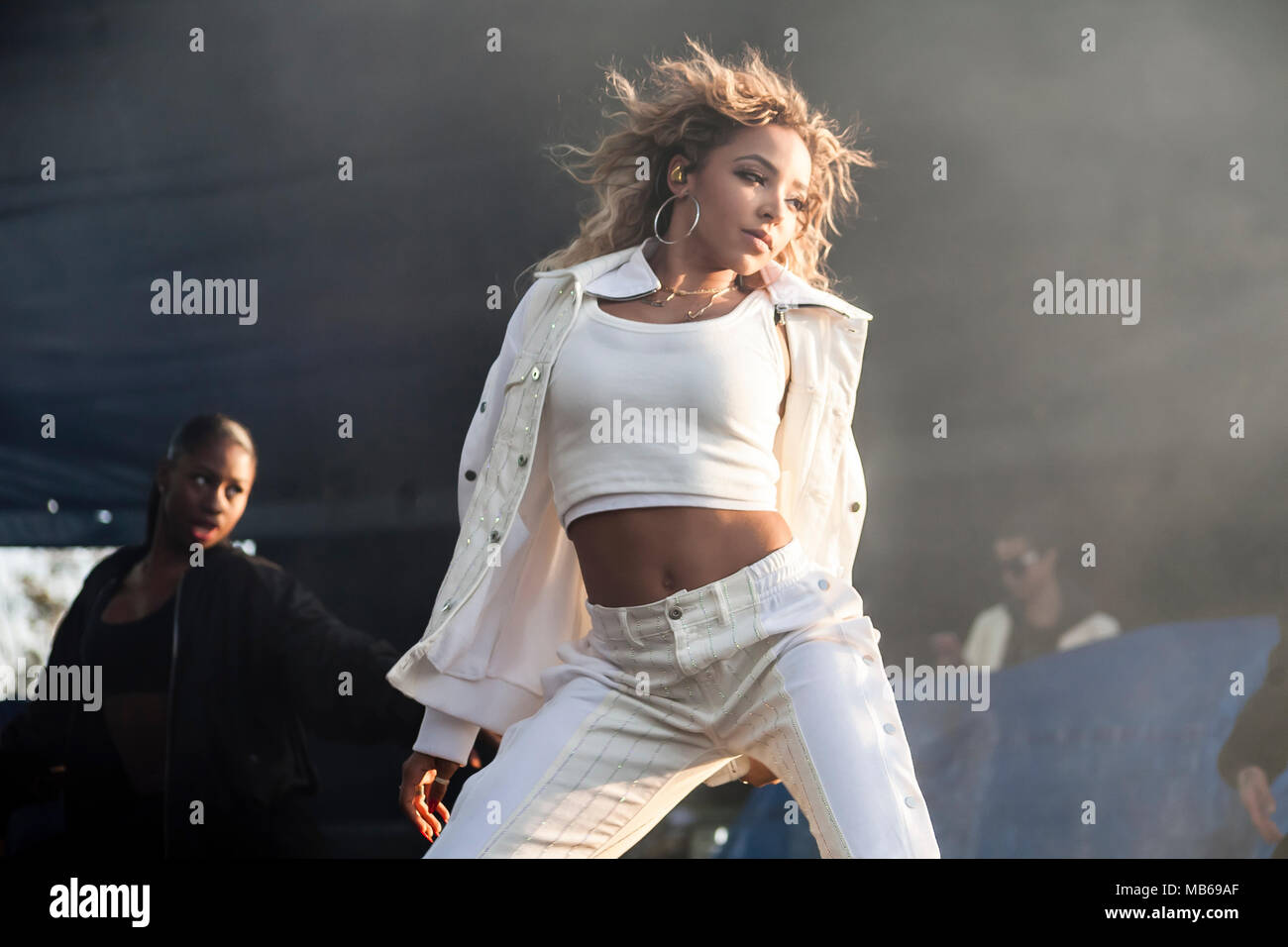 Tinashe realiza al aire+estilo Festival en Los Angeles, CA, EE.UU. Foto de stock