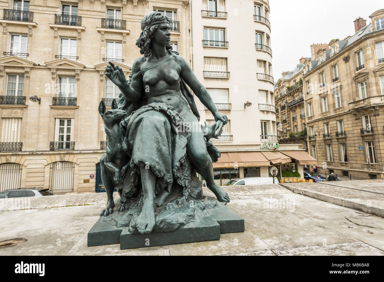 Esculturas de bronce llamada "los seis continentes' en el Musée d'Orsay en París, Francia. Este es Oceanía o Australia por Mathurin Moreau. Foto de stock