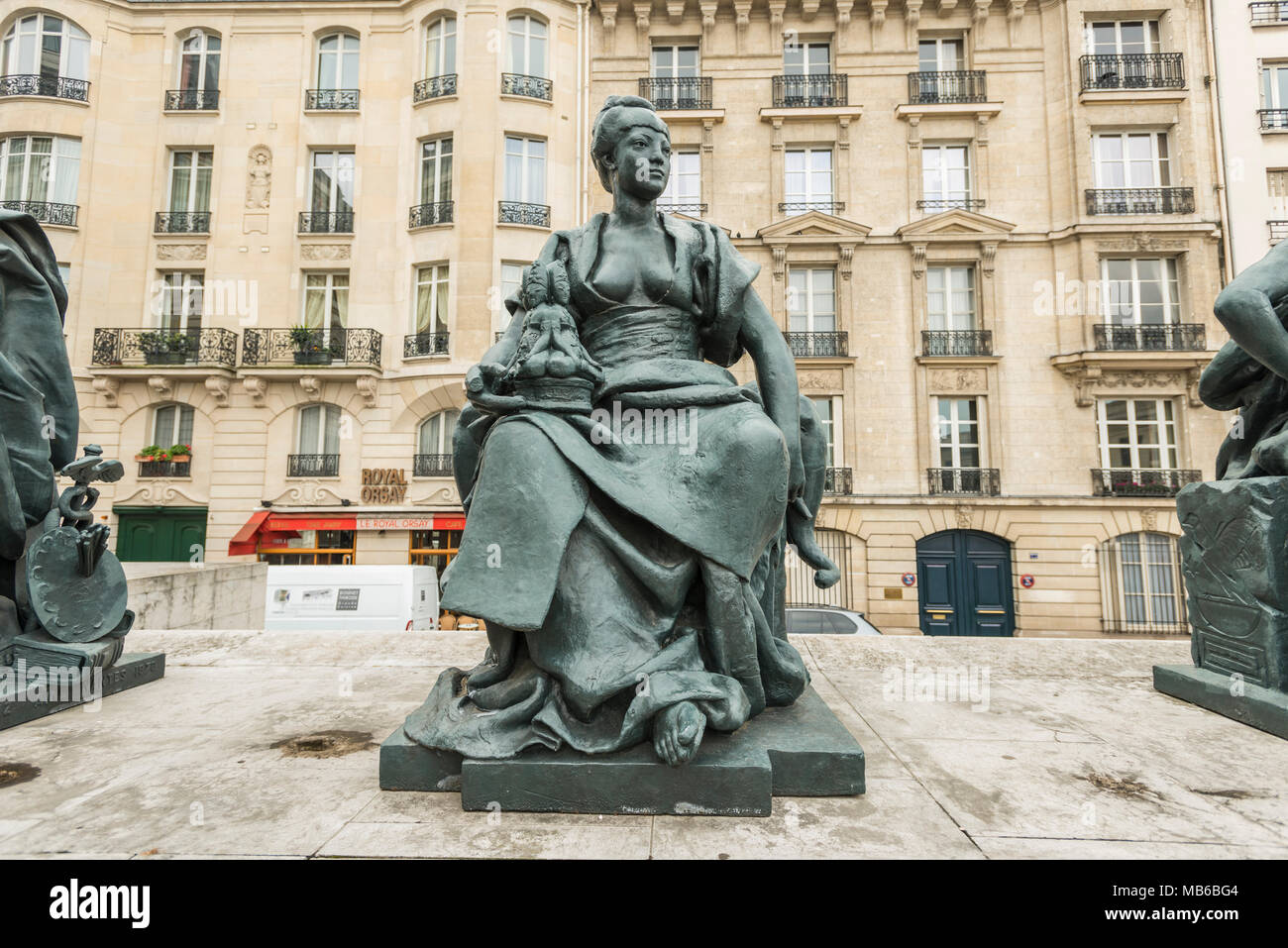 Esculturas de bronce llamada "los seis continentes' en el Musée d'Orsay en París, Francia. Este es Asia por Alexandre Falguière Foto de stock
