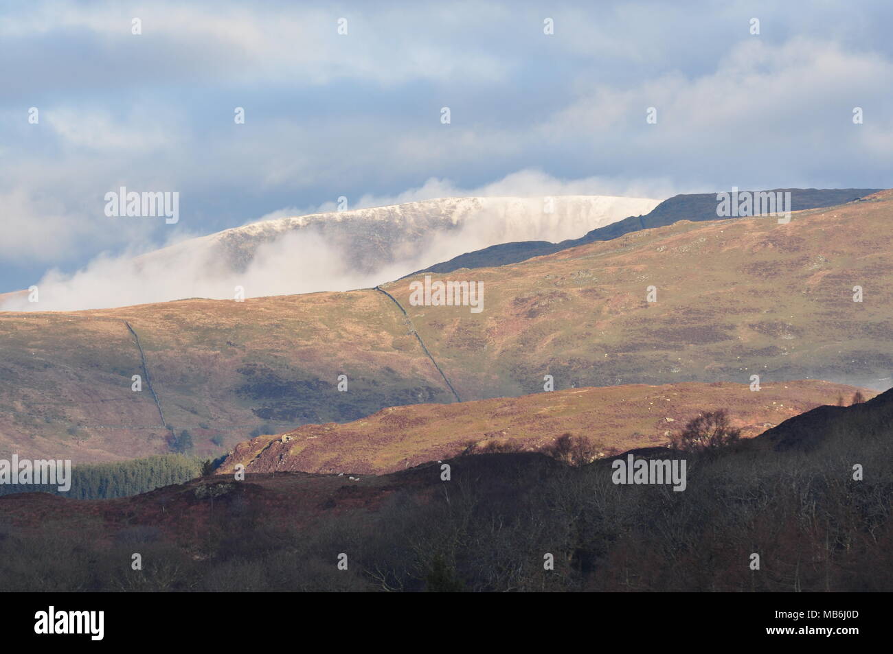 Mirando al noroeste de OS grid al noreste de 746206 en Dolgellau, hacia Y Garn. Snowdonia Gwynedd, Gales. Foto de stock