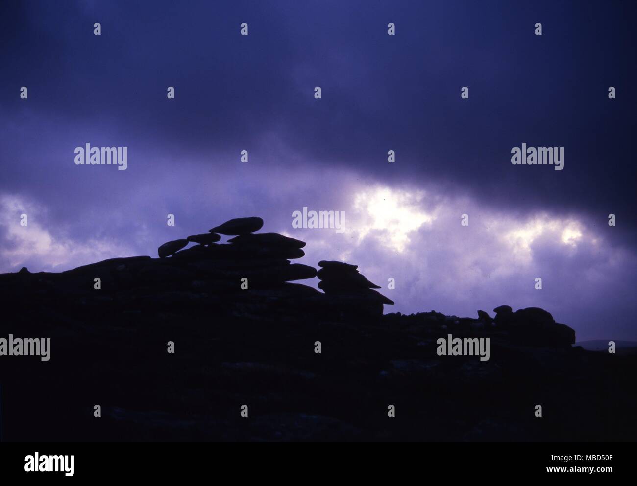 Extravagantes de rocas naturales, una vez que un centro sagrado, en Brimham, North Yorks Foto de stock