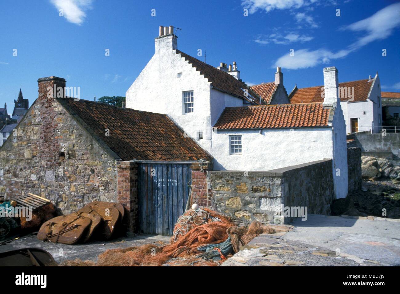 La brujería sitio - Pittenweem pueblo costero escocés y el puerto asociado  con la matanza ilegal de brujas locales en 1704 Fotografía de stock - Alamy