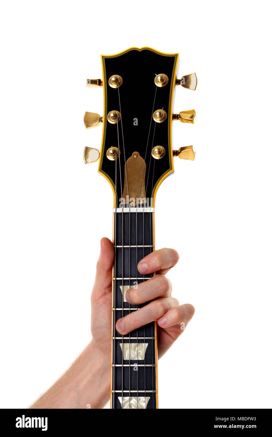 Conector de audio de la guitarra con el cable negro aislado sobre fondo  blanco cable jack de guitarra, close-up, aislado en un blanco Fotografía de  stock - Alamy