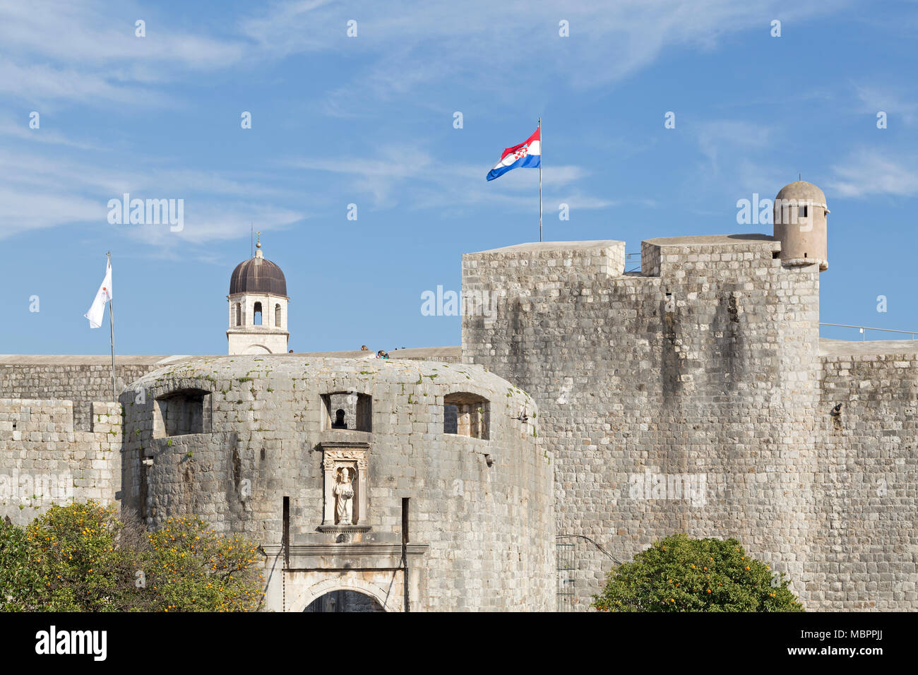 La Puerta Pile, la muralla de la ciudad, Casco antiguo, Dubrovnik, Croacia Foto de stock