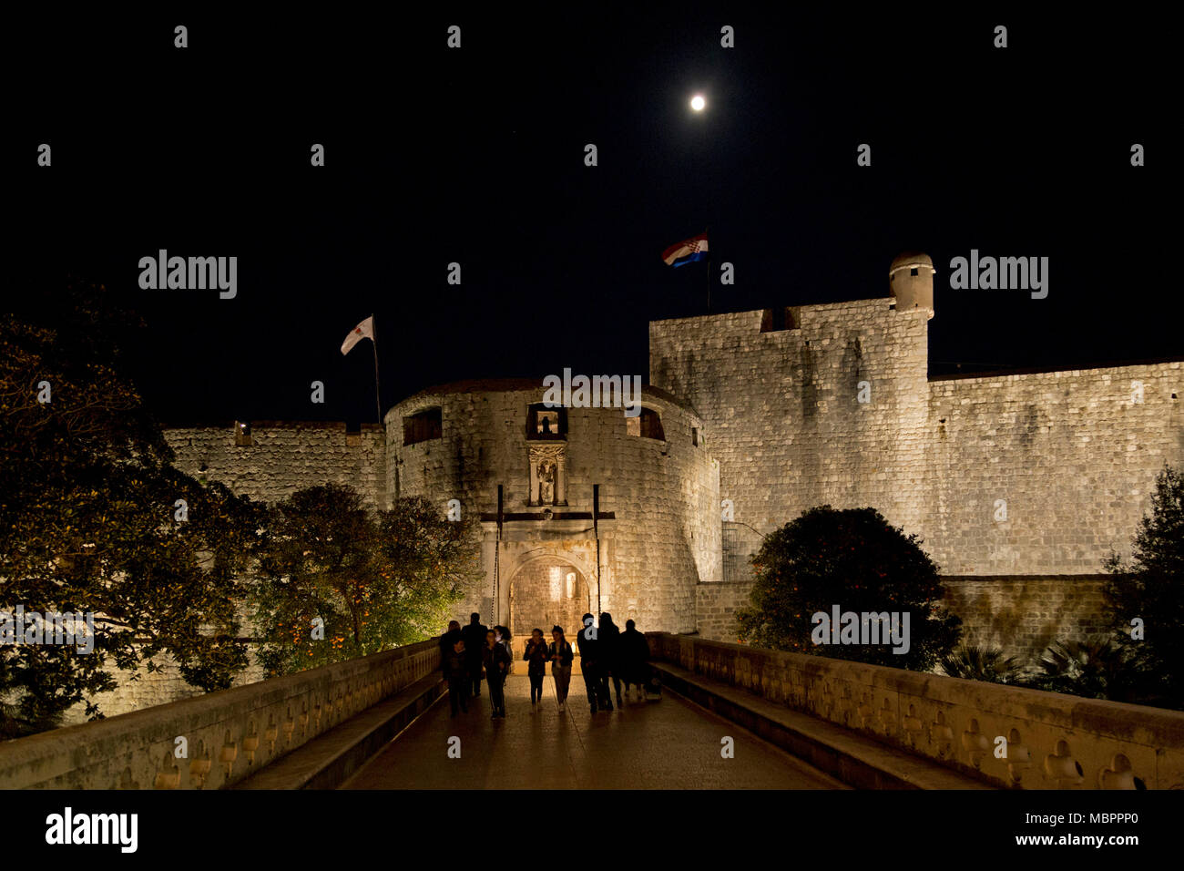 La Puerta Pile, la muralla de la ciudad, Casco antiguo, Dubrovnik, Croacia Foto de stock