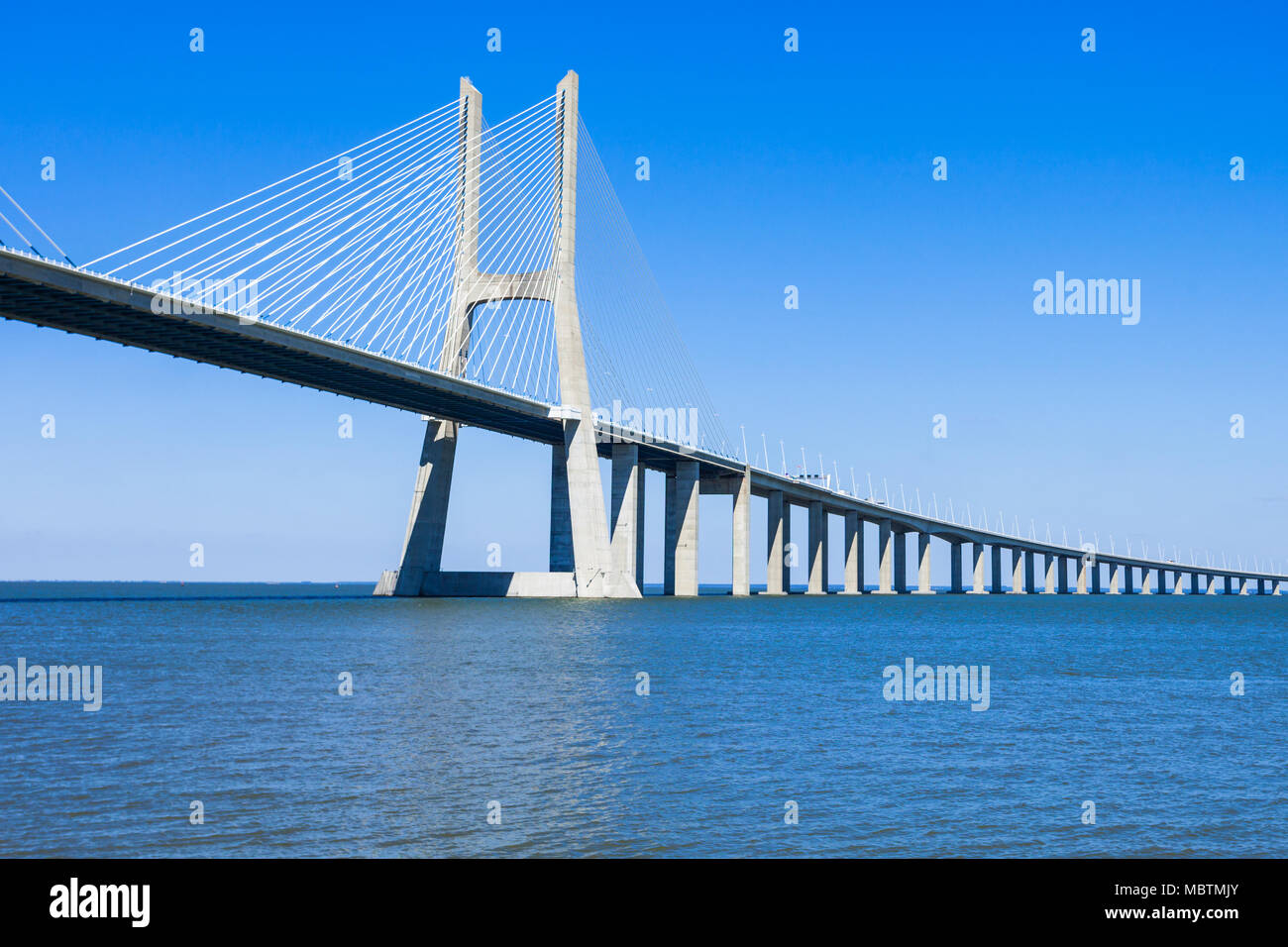El puente más largo de europa fotografías e imágenes de alta resolución -  Alamy