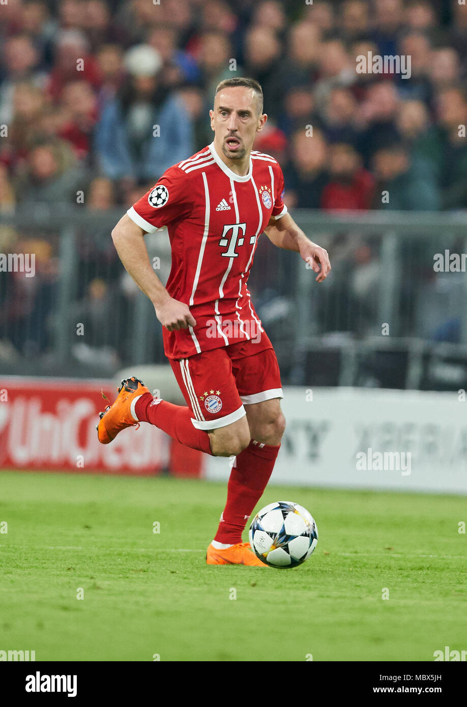 Munich, Alemania. 11 abr, 2018. Fútbol FC Bayern Munich, Munich, 11 de  abril de 2018 Franck Ribery, FCB 7 unidades el balón, acción, de tamaño  completo, el FC Bayern de Múnich -