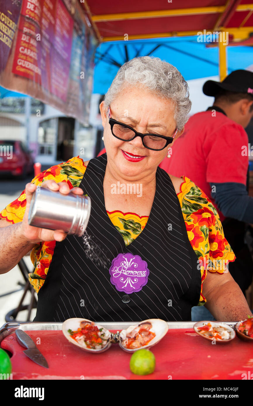 Sabina Bandera, dueño y chef de la Guerrerense, Ensenada, Baja California,  México Fotografía de stock - Alamy