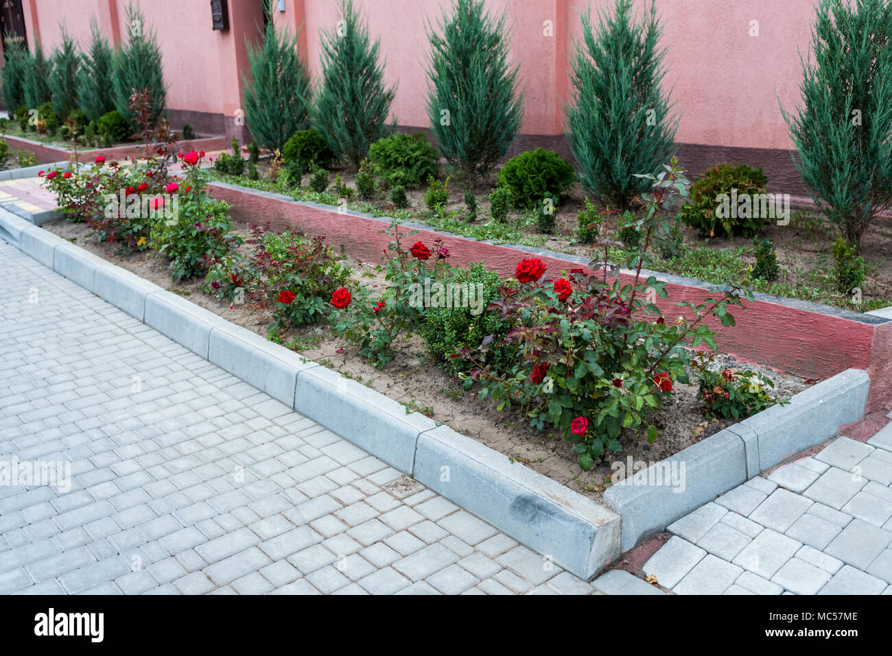 La decoración de los arriates de flores Fotografía de stock - Alamy