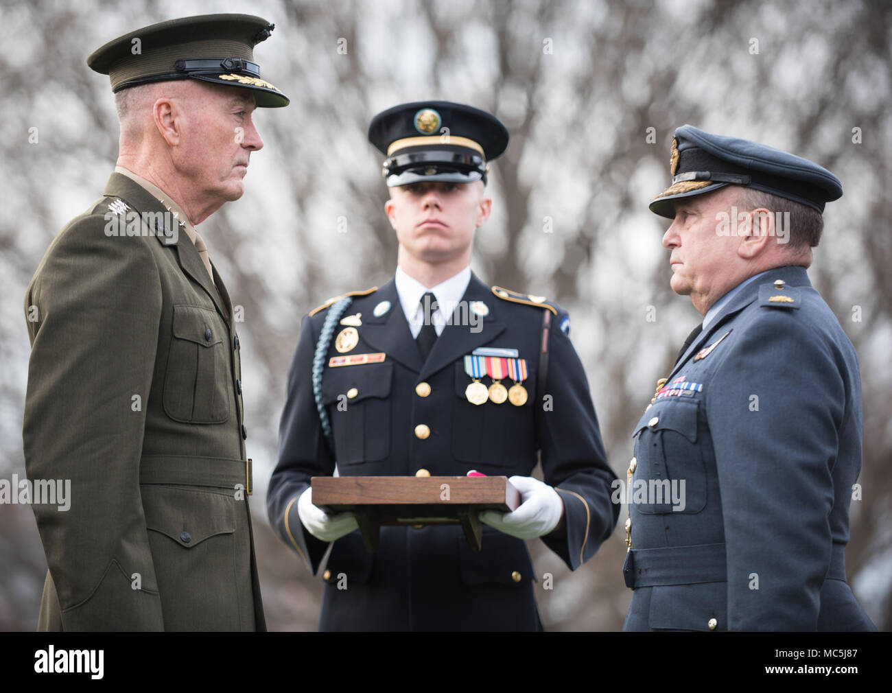 Air Chief Marshal Sir Stuart Peach Fotos e Imágenes de stock - Alamy