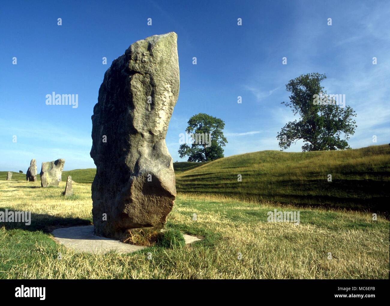 Stones - Parte del círculo de piedra de Avebury, dice que se han construido alrededor de 2.500 A.C. Foto de stock