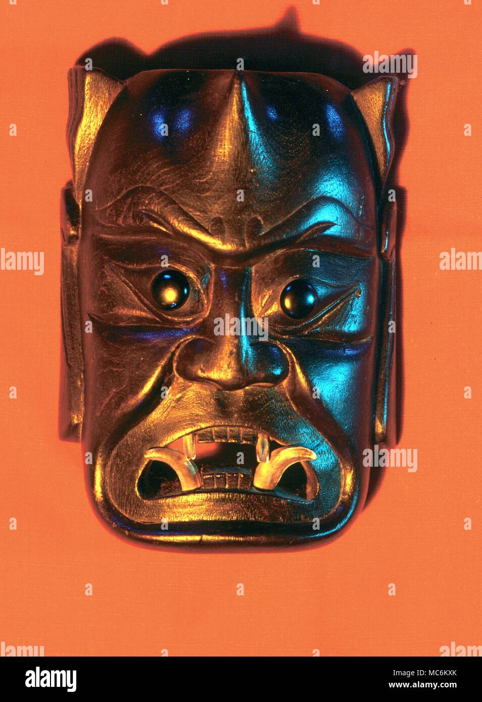 Las máscaras. Withcraft máscara utilizada en los rituales. Inglés y del