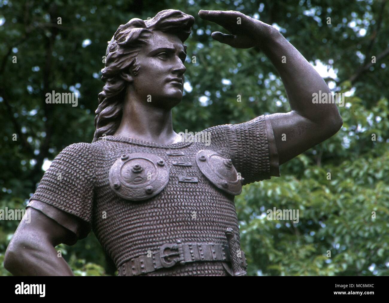 Historia de América - Leif Erickson estatua de Leif Ericson, quien desembarcó en América circa 1000 AD. En Commonwealth Avenue, Boston. En el zócalo, su nombre se establece en antiguas runas. Foto de stock