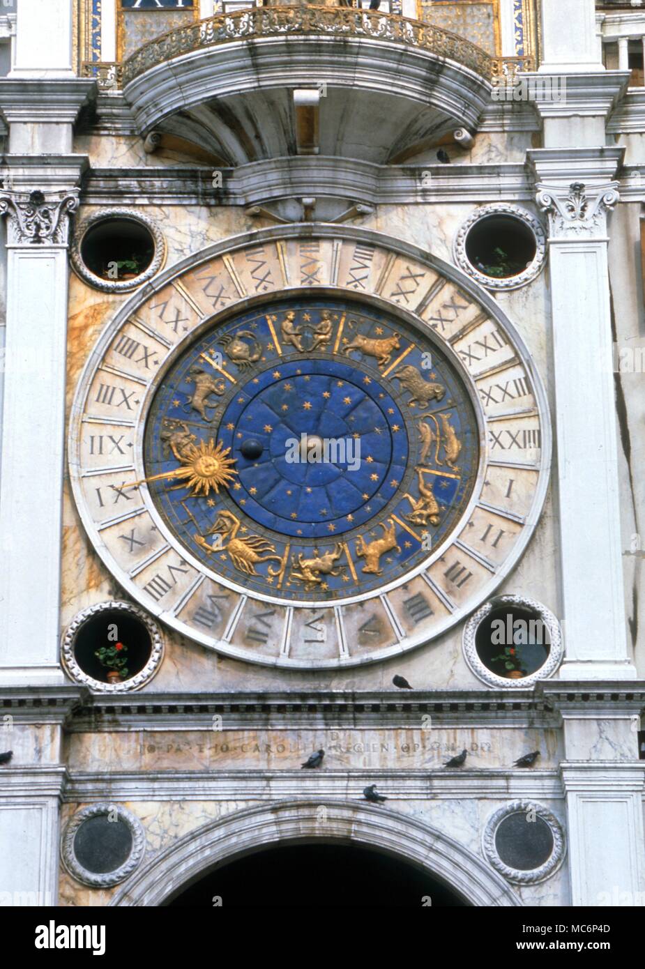 El reloj zodiacal en San Marco, Venecia. Originalmente, fue 15º siglo. 2004 Charles Walker / Foto de stock