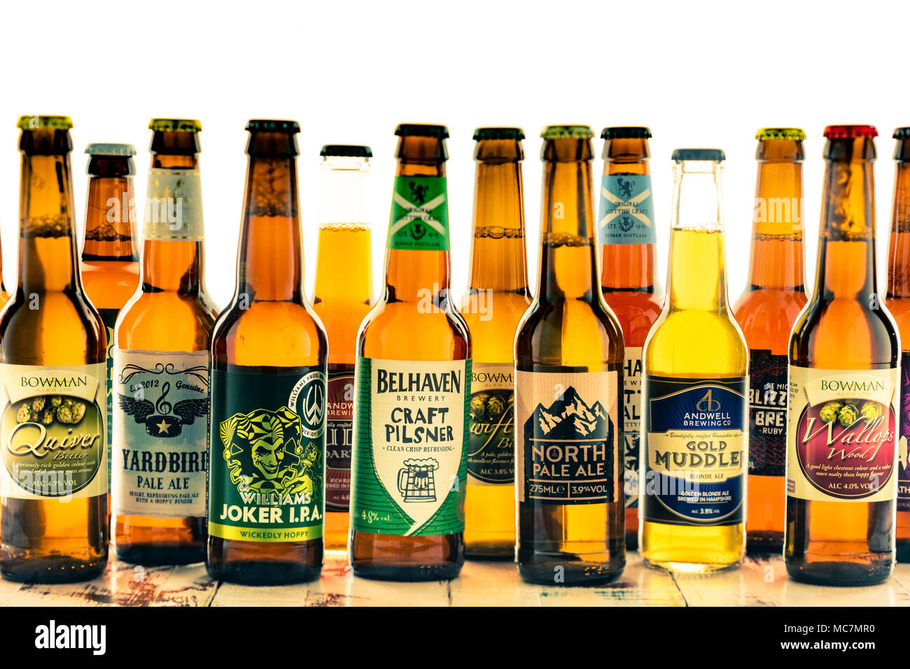 Botellas de cerveza corona fotografías e imágenes de alta resolución - Alamy