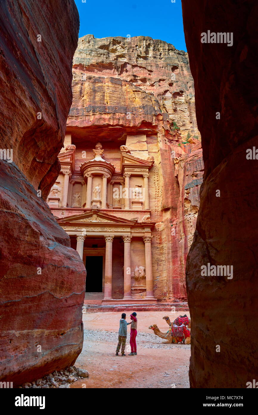 Al Khazneh tesoro, la antigua ciudad de Petra, Jordania Foto de stock