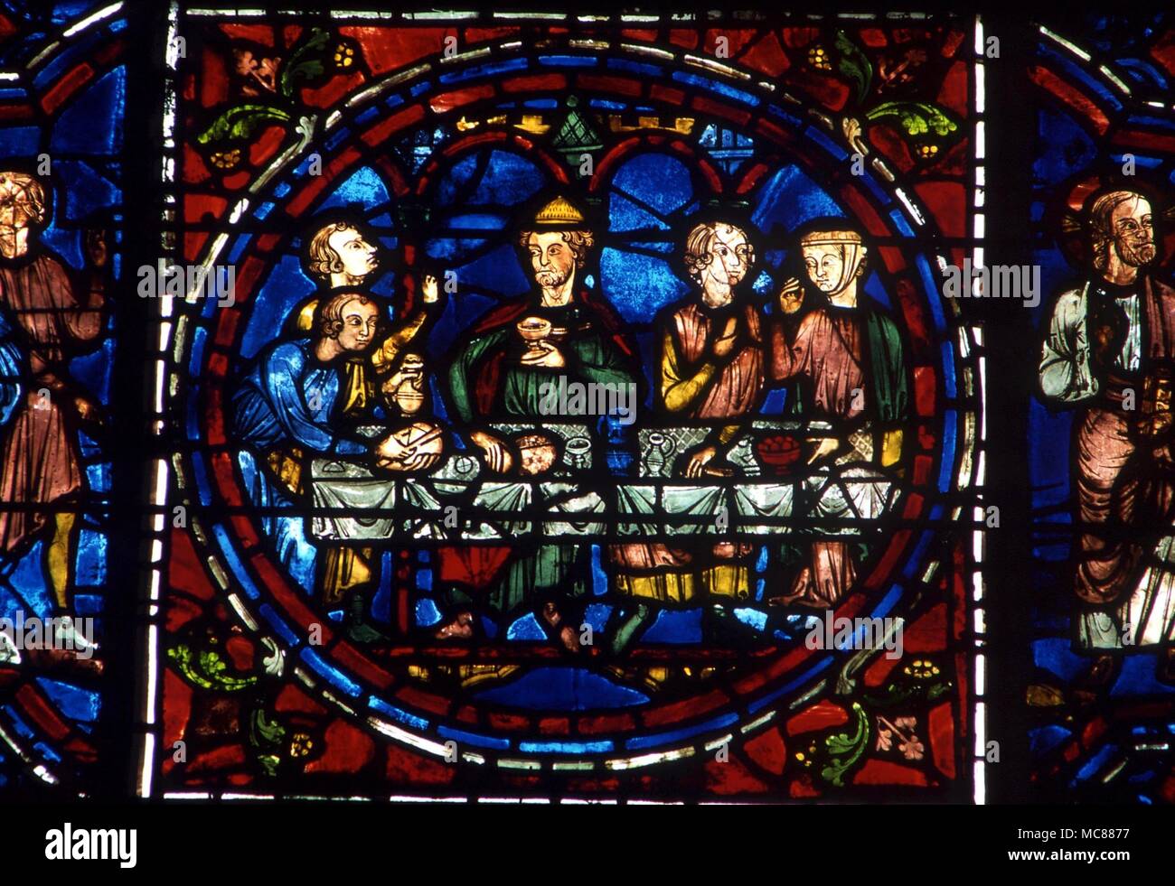 Última Cena cristiana - Detalle de vidriera de la catedral de Chartres Foto de stock