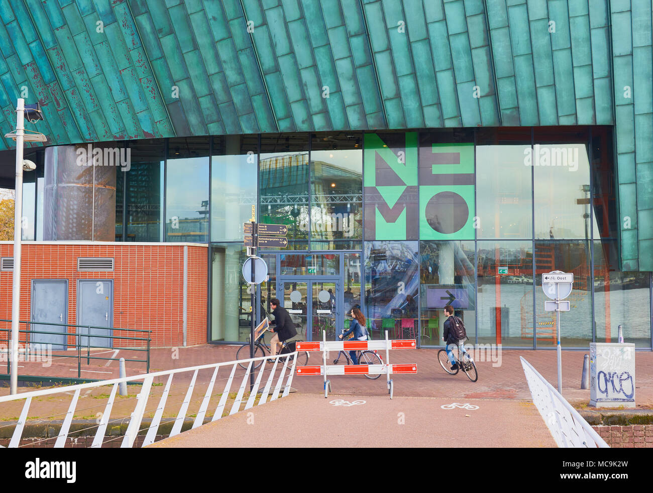 Museo de la ciencia Nemo, Oosterdokseiland (Eastern dock Island), Amsterdam, Países Bajos