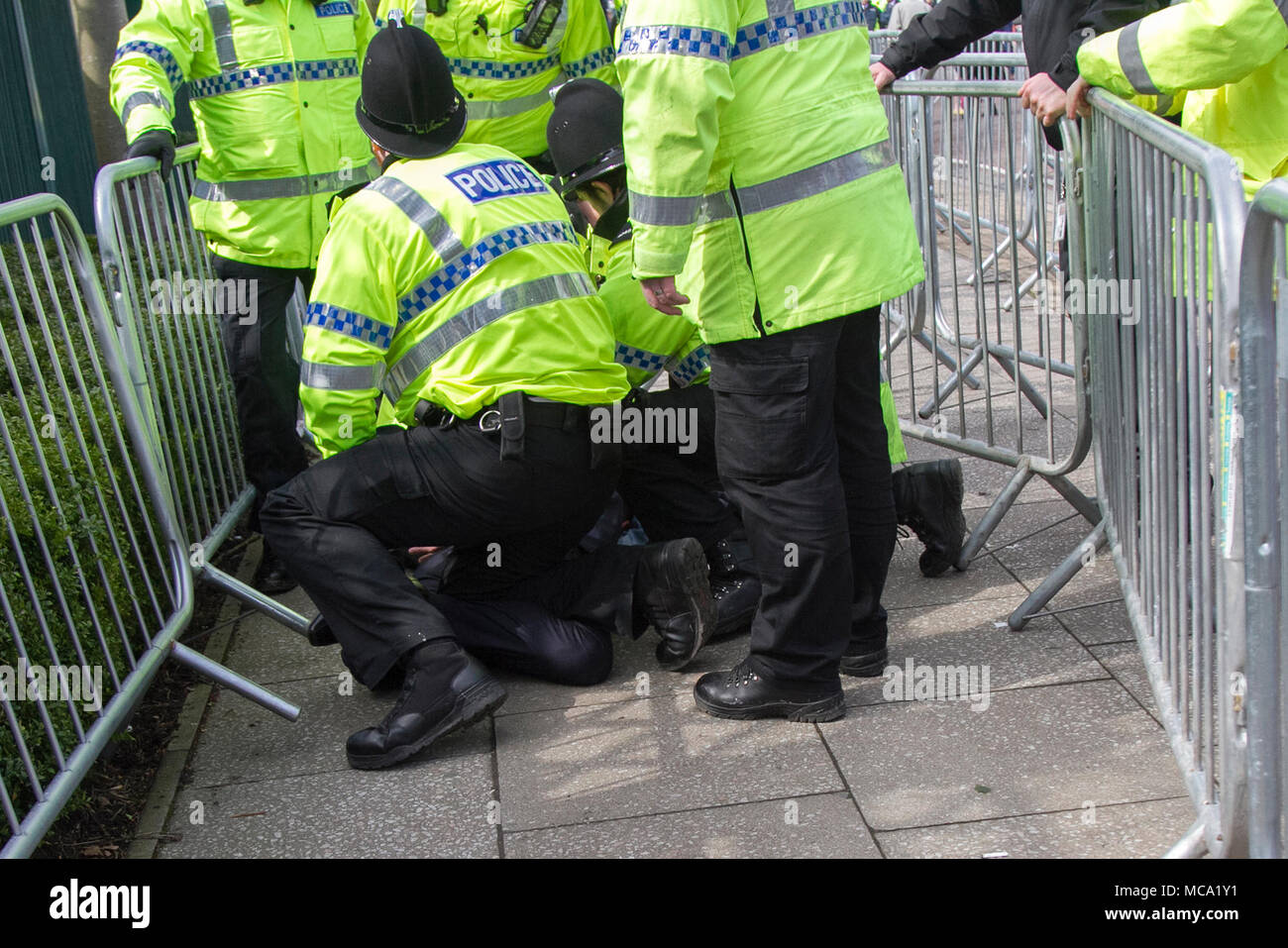 La vigilancia de la Salud Randox Grand National Aintree, Liverpool, Merseyside. 14 de abril de 2018. Crédito: Mediaworld Images/Alamy Live News Foto de stock