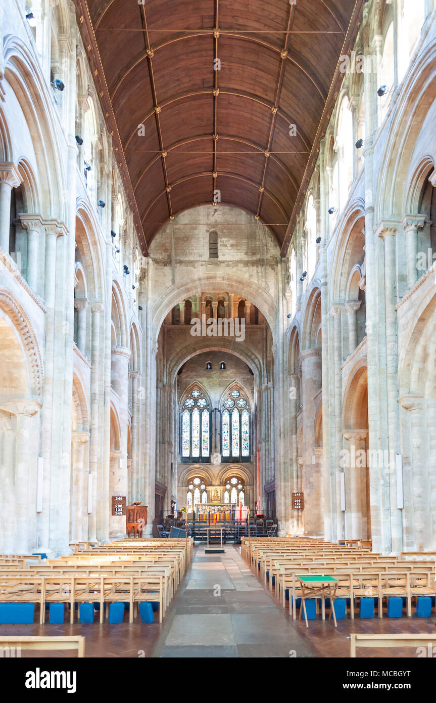 Nave interior del siglo 10, la Abadía de Romsey Romsey, Hampshire, Inglaterra, Reino Unido Foto de stock