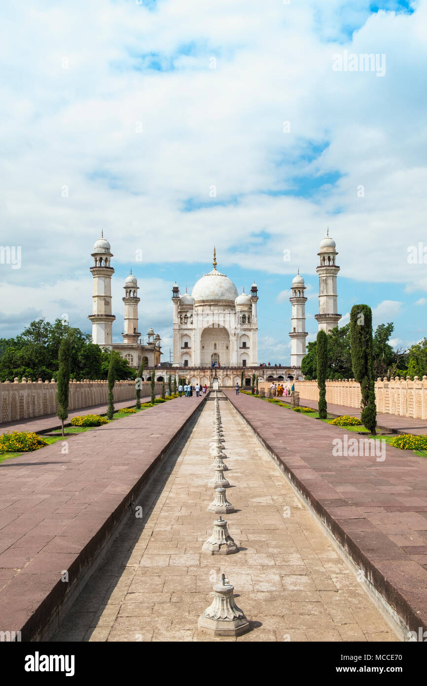 El Mausoleo de los Mughales del Baby Taj Mahal (Bibi Ka Maqbara), construido por el emperador mogol Aurangzeb, en Aurangabad, Maharashtra, India Foto de stock