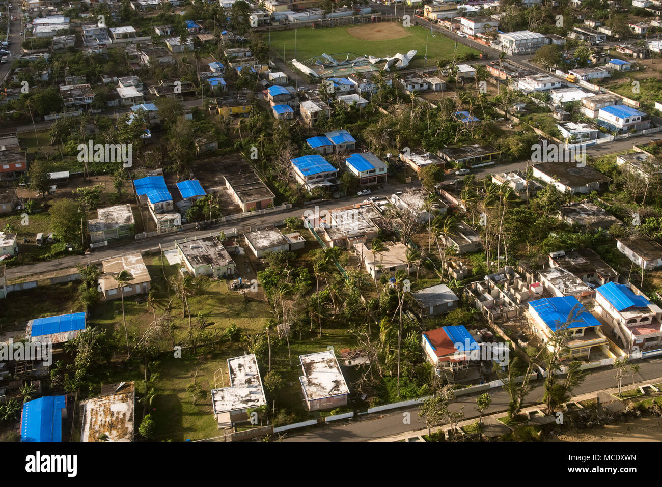 Bayamon, Puerto Rico, el 13 de febrero de 2018--FEMA personal de la VII  Región, Administrador de la VII Región Paul Taylor y el personal de FEMA  desde la Oficina Conjunta obtener una