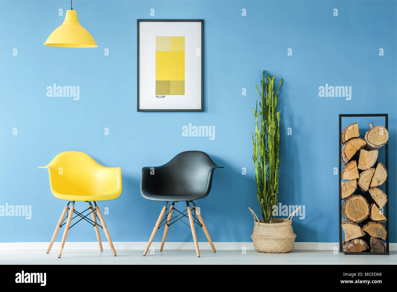 Sala De Espera Interior En Estilo Minimalista Con Contrastes De