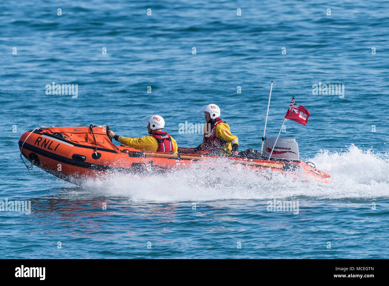 La embarcación de salvamento costero de Newquay y su tripulación de voluntarios participan en una buena medicina GMICE (en entornos difíciles) incidente importante ejercicio i Foto de stock