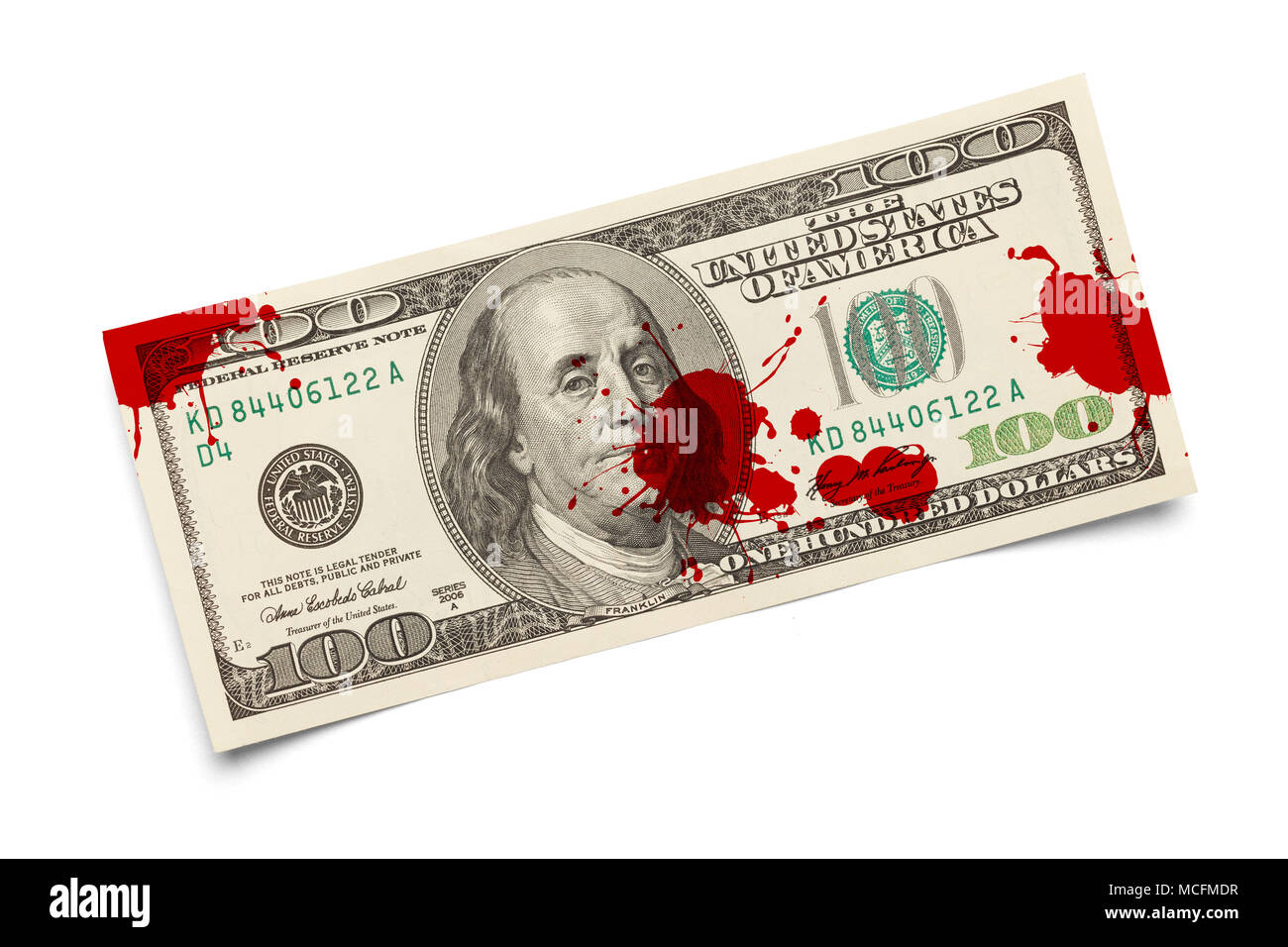 Cien Dollar Bill con manchas de sangre, aislado en un fondo blanco. Foto de stock