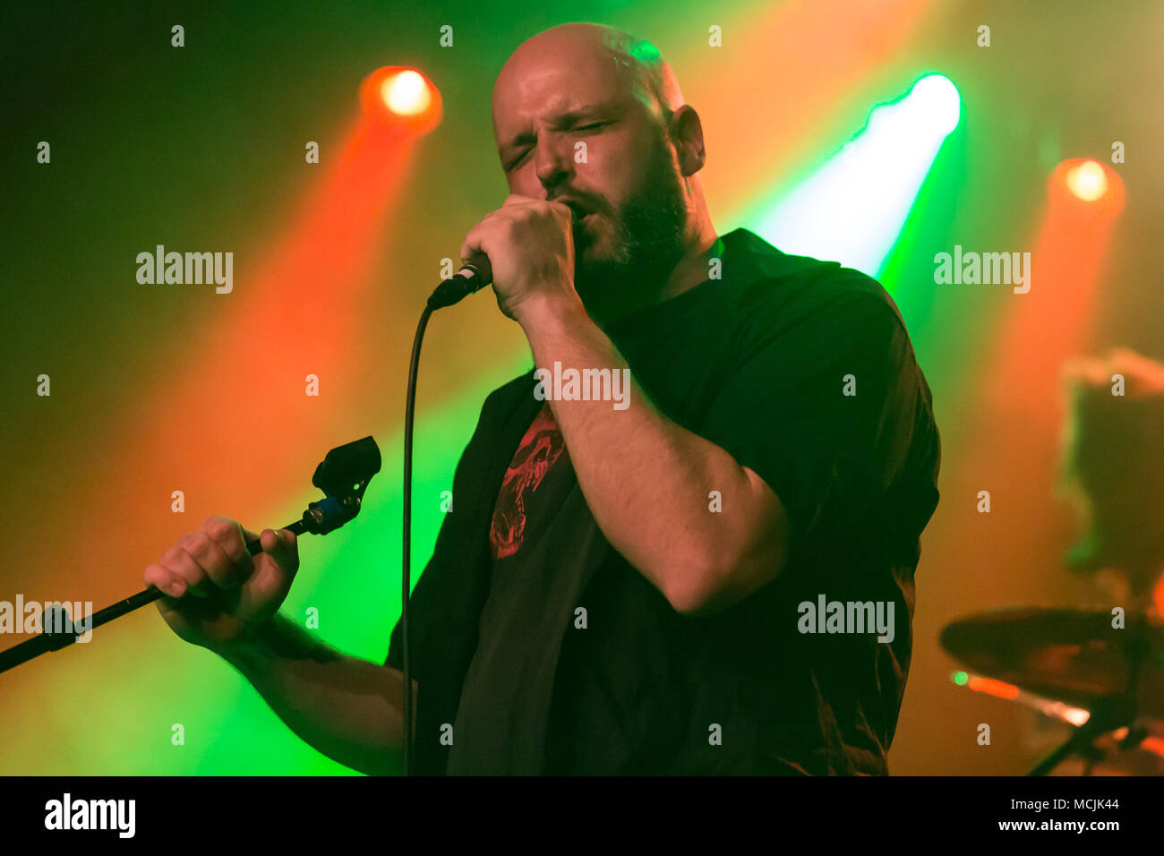 Andre Ellenberger cantante de la banda suiza de metal Piranha Schüür viven en Lucerna, Suiza Foto de stock