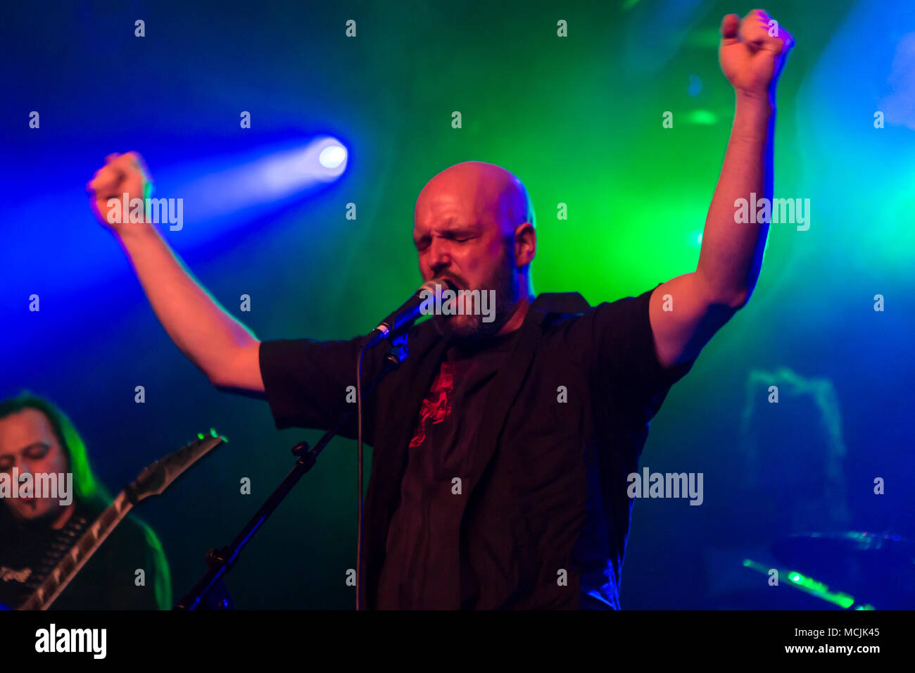 Andre Ellenberger cantante de la banda suiza de metal Piranha Schüür viven en Lucerna, Suiza Foto de stock