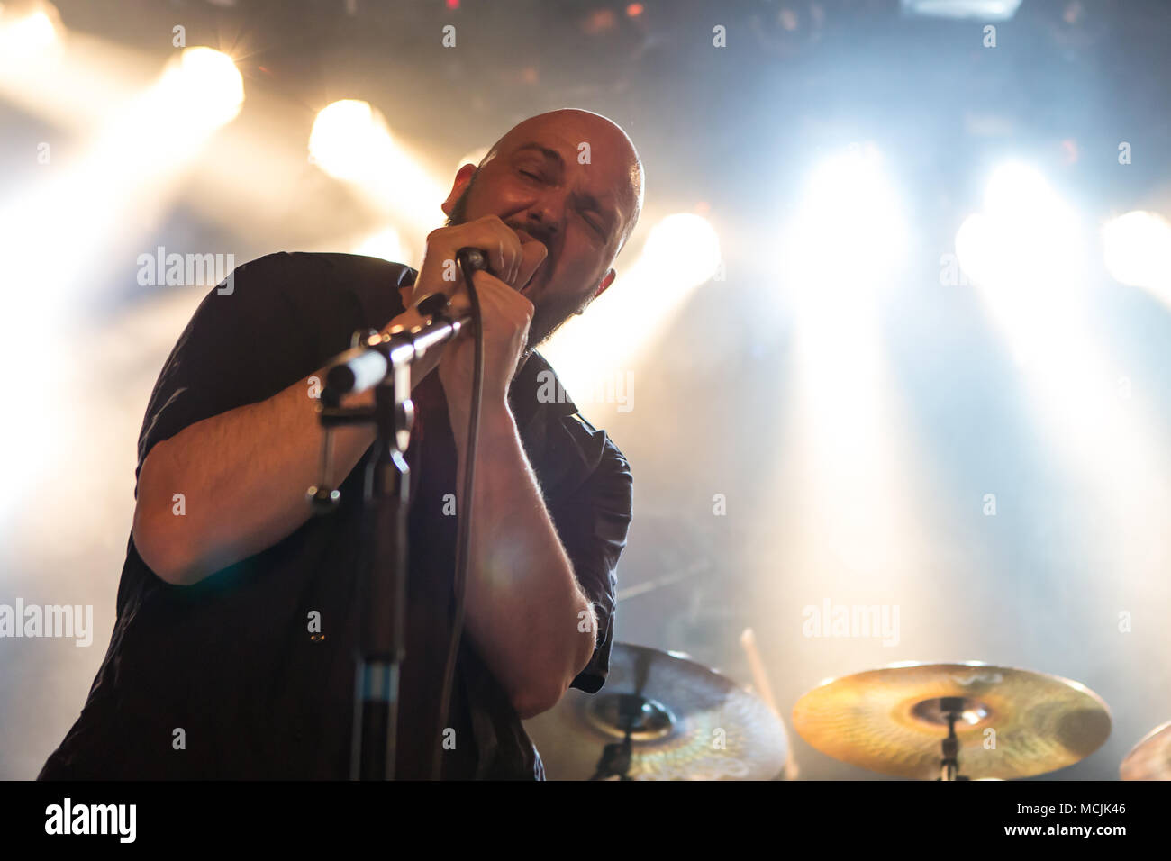 Andre Ellenberger cantante de la banda suiza de metal Piranha Schüür viven en Lucerna, Suiza Foto de stock