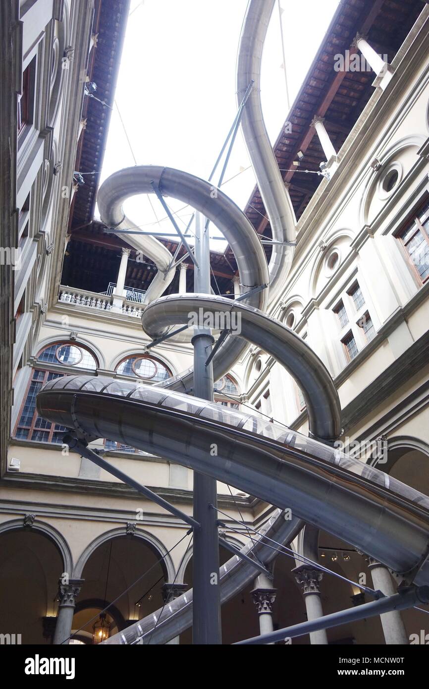 Florencia Palazzo Strozzi Florencia El Experimento Del Artista Caren Holler Durante El Descenso Los Visitantes Tienen