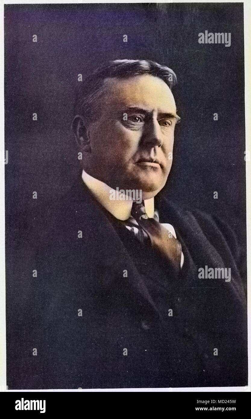Headshot retrato de George Latimer Potter, vicepresidente de la compañía de ferrocarriles de Baltimore y Ohio, 1910. Cortesía de Internet Archive. Nota: la imagen ha sido coloreada digitalmente mediante un proceso moderno. Los colores pueden no ser exactos del período. () Foto de stock