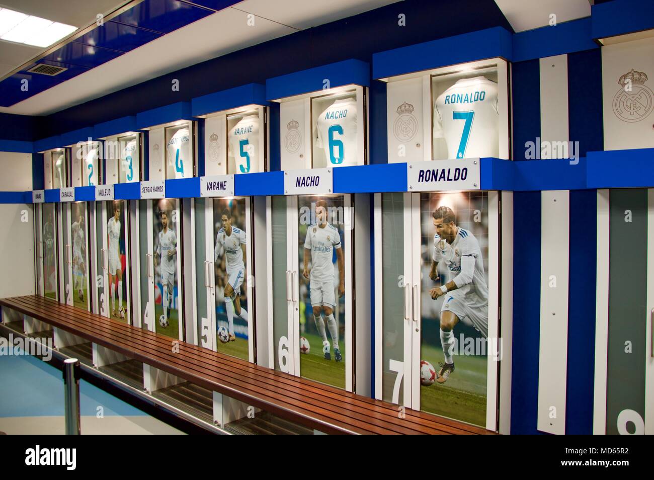 Los vestuarios del equipo de fútbol del Real Madrid Foto de stock