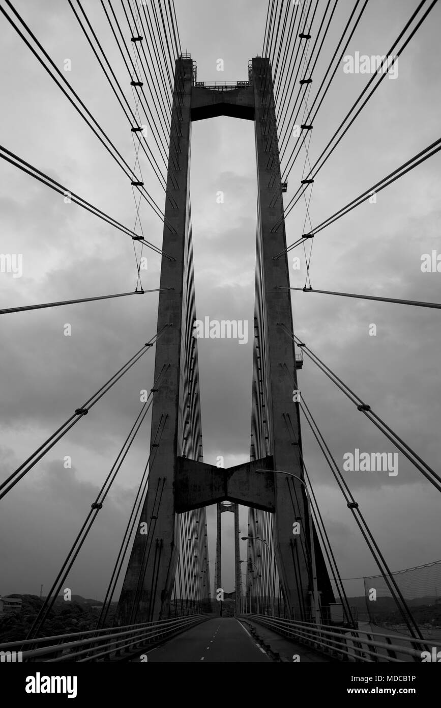 Cruzando el Puente Grande Yobuko Foto de stock