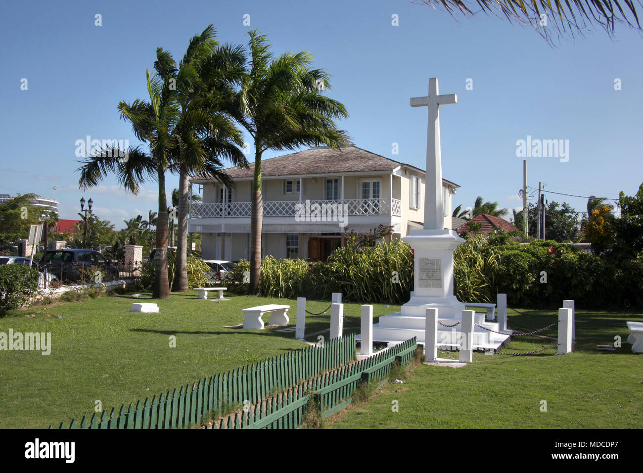 War Memorial en el centro de la ciudad, Falmouth, Jamaica, el Caribe. Foto de stock