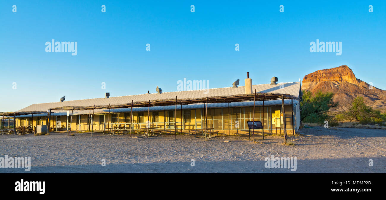 Texas, el Parque Nacional de Big Bend, Castolon, Distrito Histórico, la harmonia edificio almacén, centro de visitantes Foto de stock