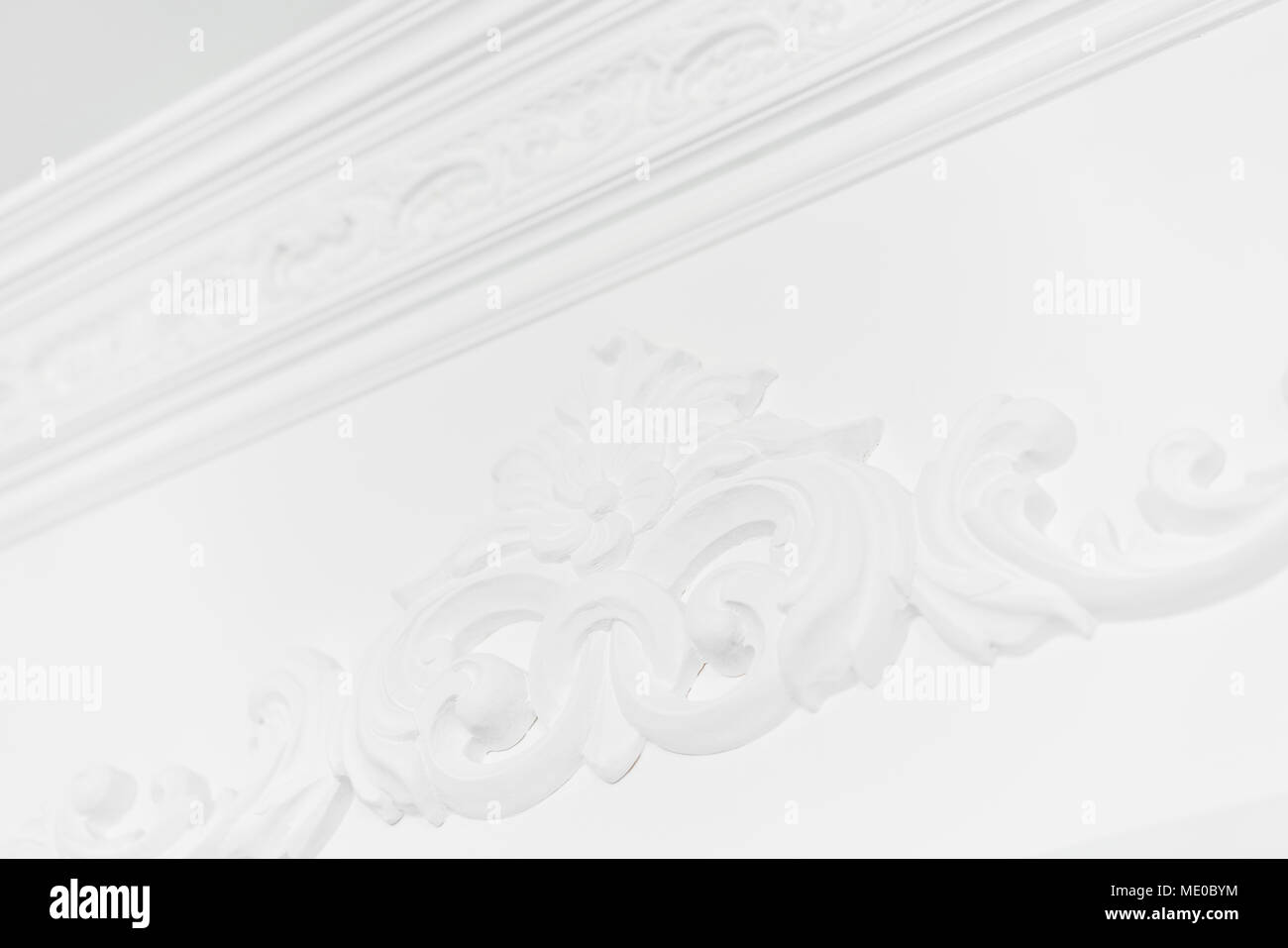 Elementos De Estuco En Las Paredes Blancas Diseno De Lujo Con