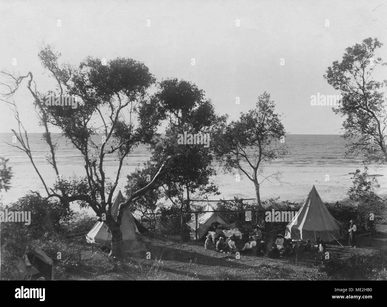 Camping en Burleigh Heads, Queensland, ca 1911. Foto de stock