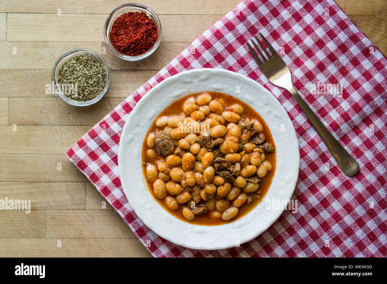 Turco de alubias con carne Kuru Fasulye Foto de stock